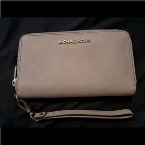 Rose gold wallet , love it just time for change